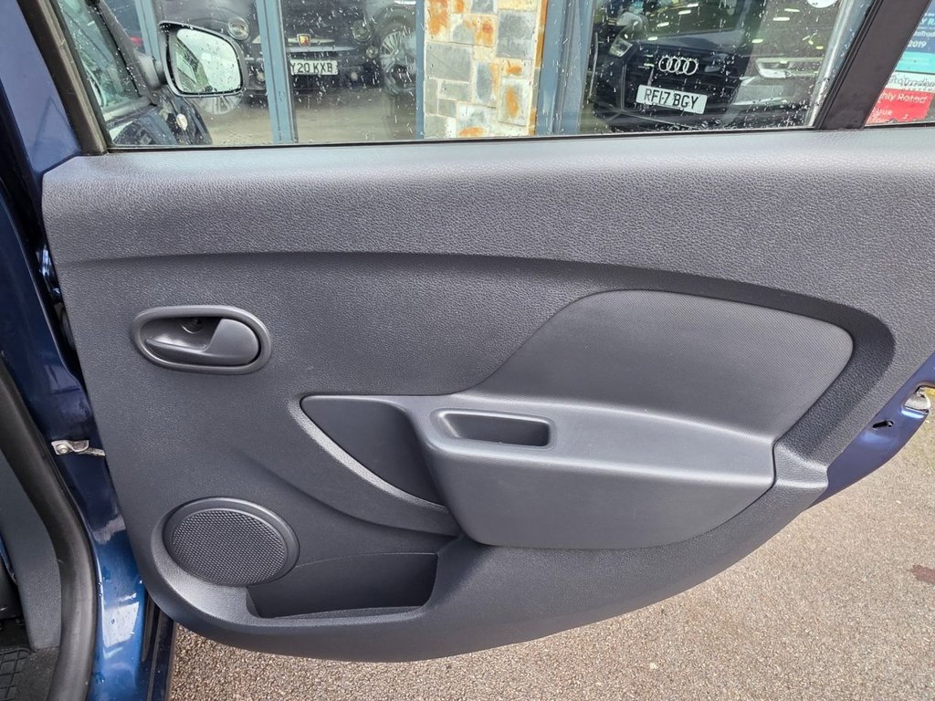 Used Dacia Sandero 2015 for sale - 77302569: Photo 38