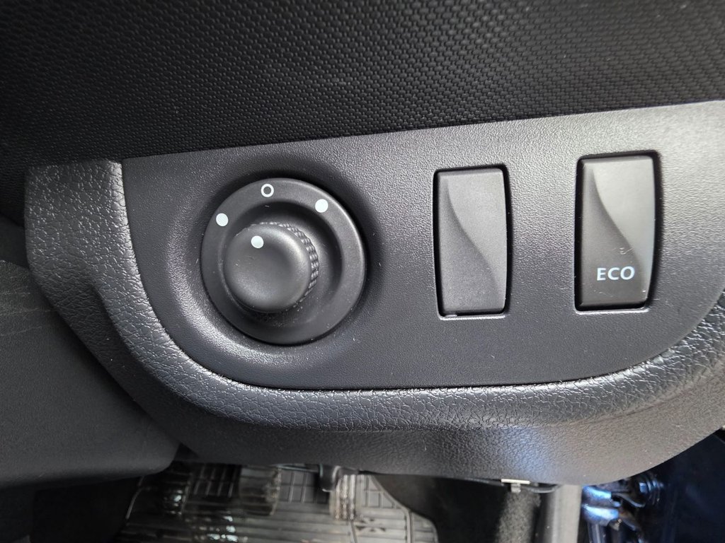 Used Dacia Sandero 2015 for sale - 77302569: Photo 45