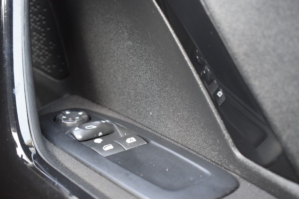 Used Peugeot 208 2016 for sale - 76474649: Photo 37