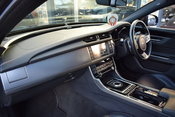 Used Jaguar XF 2018 for sale - 76105752: Photo 32