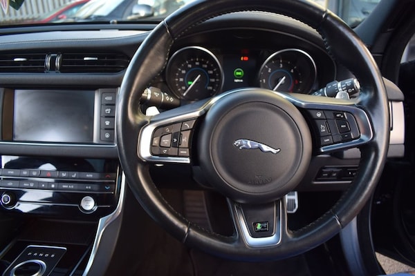 Used Jaguar XF 2018 for sale - 76105752: Photo 37