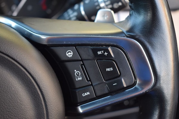 Used Jaguar XF 2018 for sale - 76105752: Photo 39