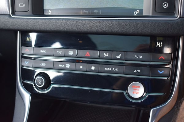 Used Jaguar XF 2018 for sale - 76105752: Photo 49
