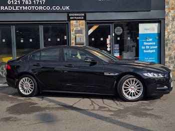 Used Jaguar XE 2017 for sale - 79498805: Photo