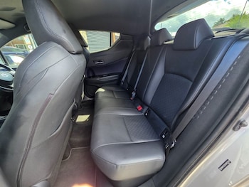 Used Toyota C-HR 2018 for sale - 79454817: Photo