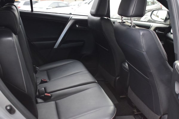 Used Toyota RAV4 2017 for sale - 74434646: Photo 11