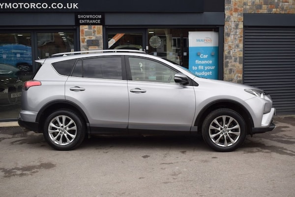 Used Toyota RAV4 2017 for sale - 74434646: Photo 32