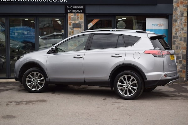 Used Toyota RAV4 2017 for sale - 74434646: Photo 40