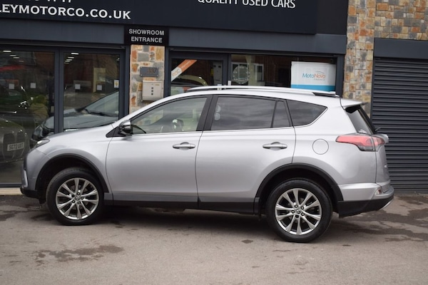 Used Toyota RAV4 2017 for sale - 74434646: Photo 43