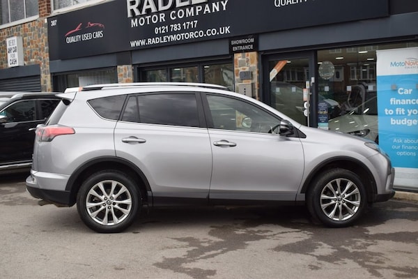 Used Toyota RAV4 2017 for sale - 74434646: Photo 5