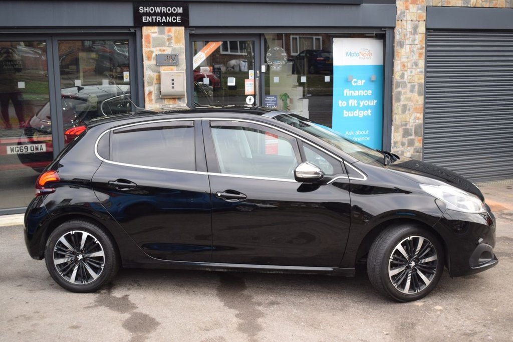 Used Peugeot 208 2018 for sale - 77436537: Photo 19