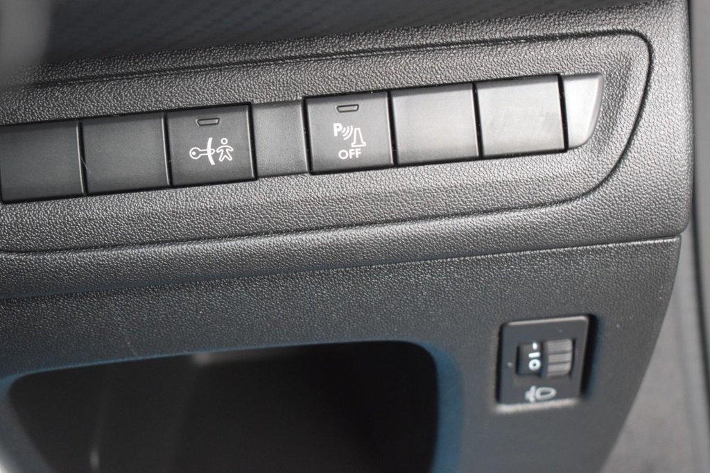 Used Peugeot 208 2018 for sale - 77436537: Photo 44