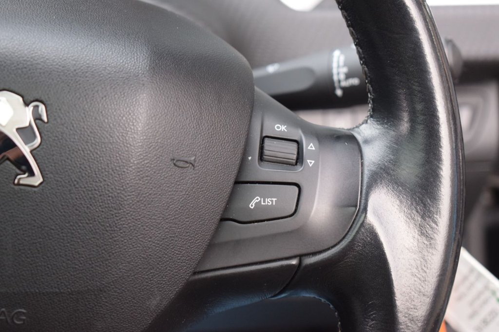 Used Peugeot 208 2018 for sale - 77436537: Photo 46