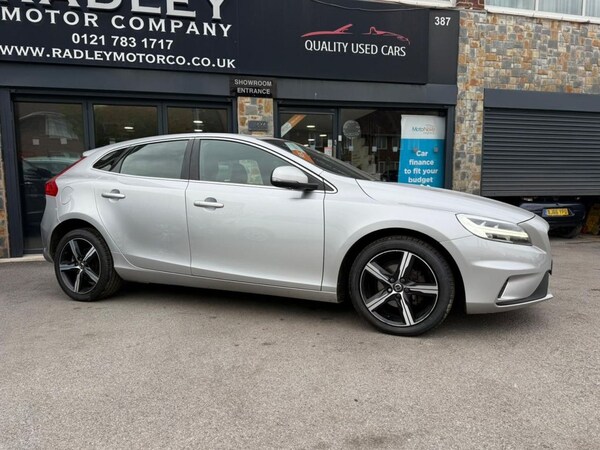 Used Volvo V40 2017 for sale - 74460422: Photo 34
