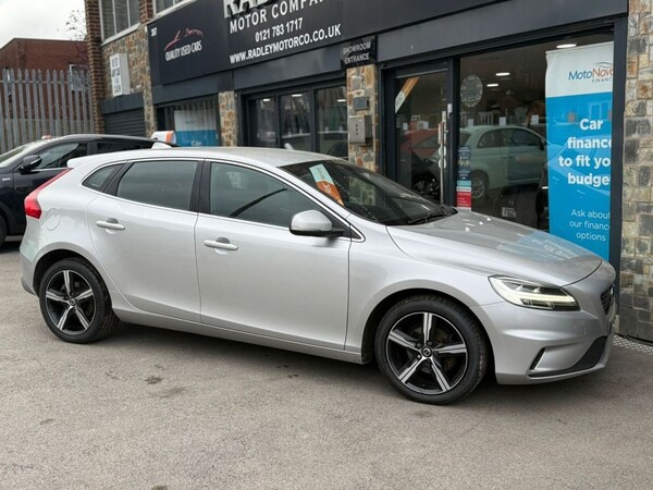 Used Volvo V40 2017 for sale - 74460422: Photo 35
