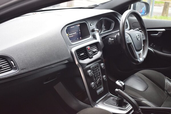 Used Volvo V40 2017 for sale - 74460422: Photo 45