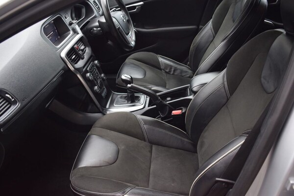 Used Volvo V40 2017 for sale - 74460422: Photo 47