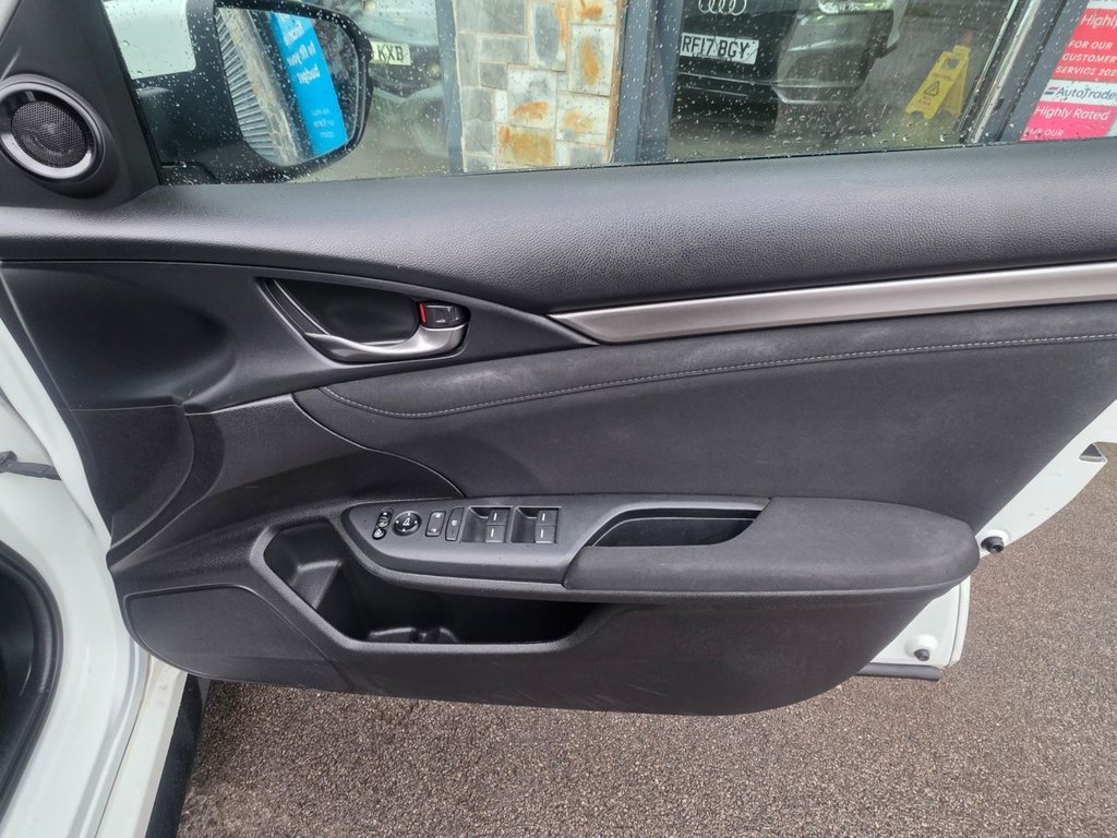 Used Honda Civic 2017 for sale - 77798310: Photo 10