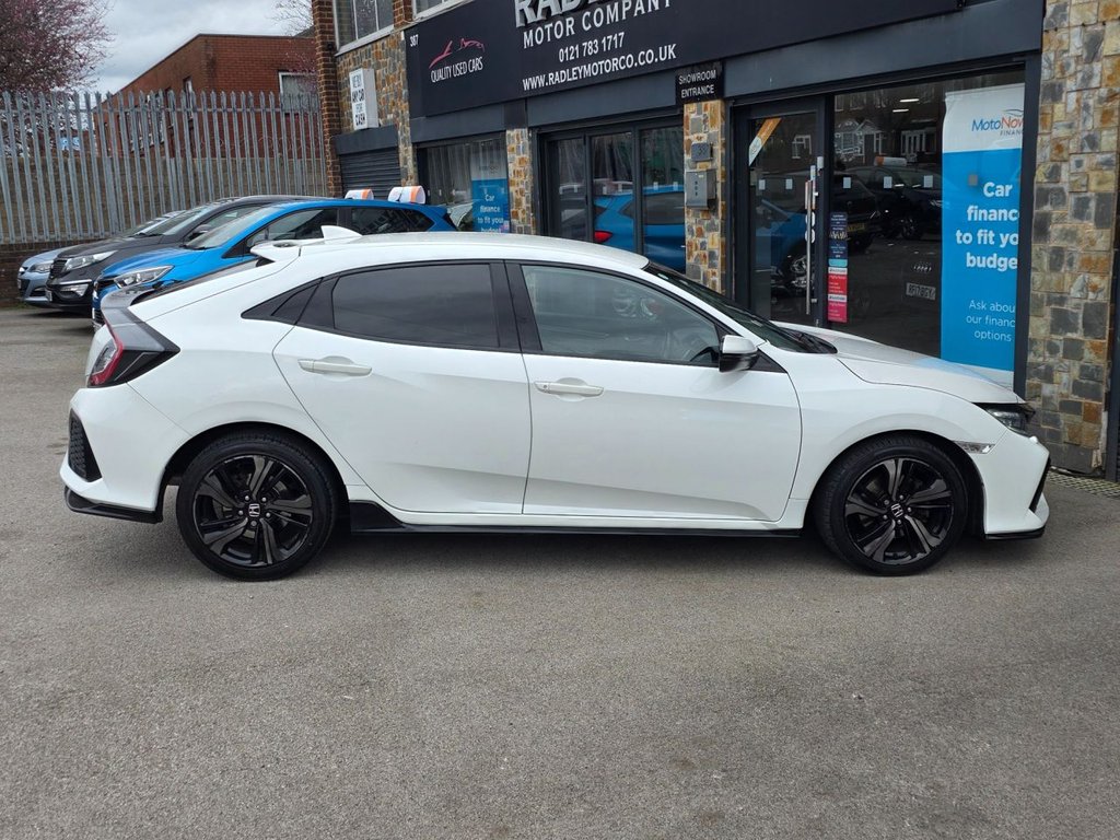 Used Honda Civic 2017 for sale - 77798310: Photo 17