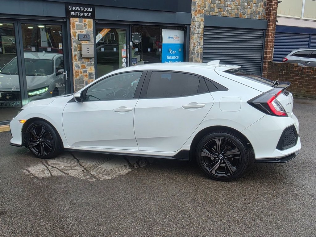 Used Honda Civic 2017 for sale - 77798310: Photo 26