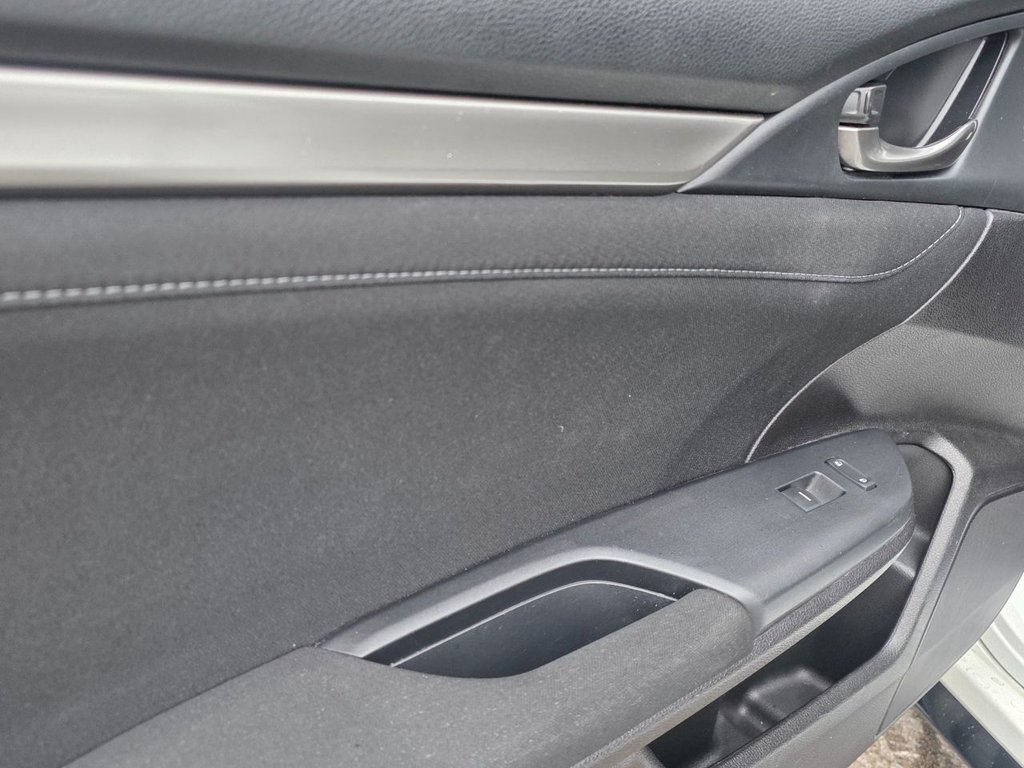 Used Honda Civic 2017 for sale - 77798310: Photo 28