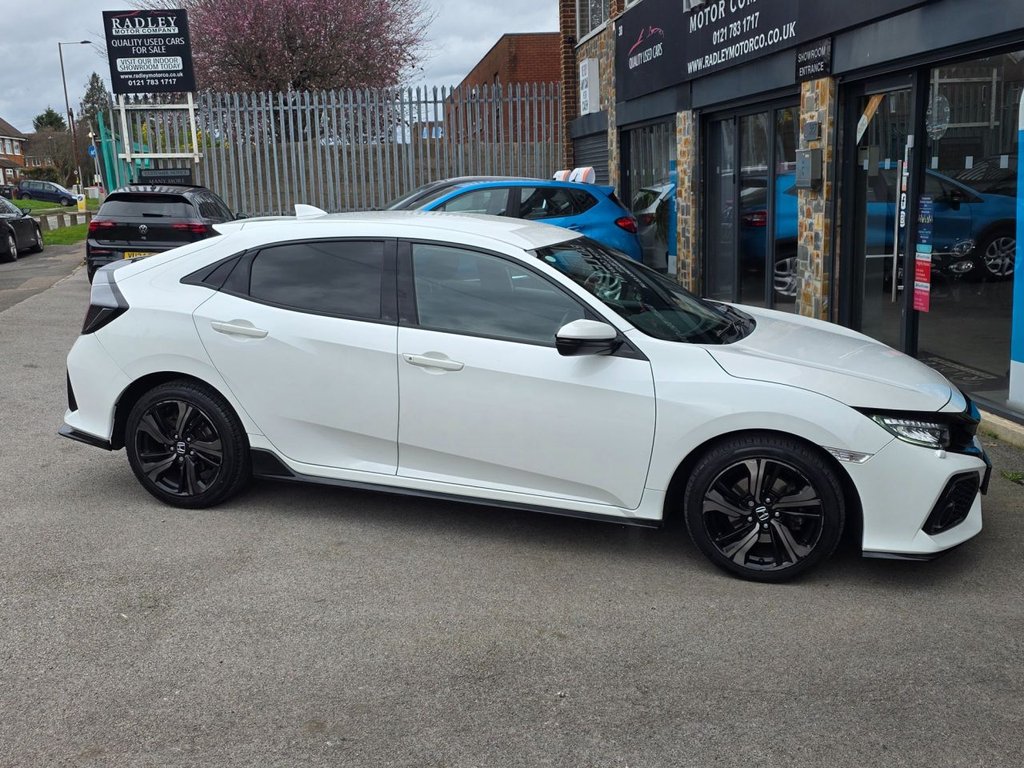 Used Honda Civic 2017 for sale - 77798310: Photo 4