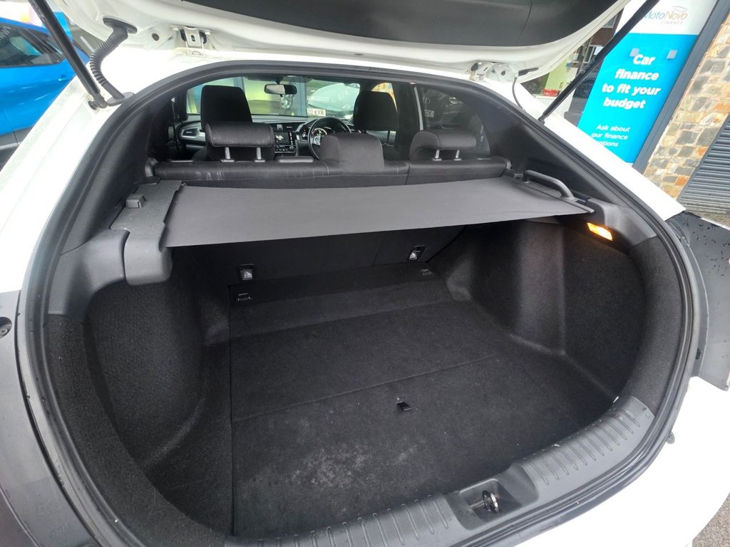 Used Honda Civic 2017 for sale - 77798310: Photo 41