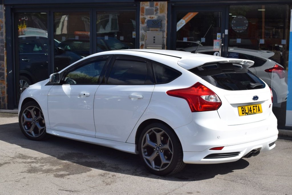 Used Ford Focus 2014 for sale - 76927579: Photo 2