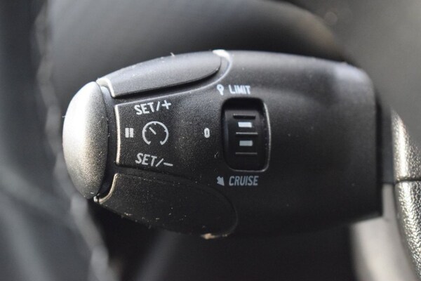 Used Peugeot 2008 2019 for sale - 76176172: Photo 35