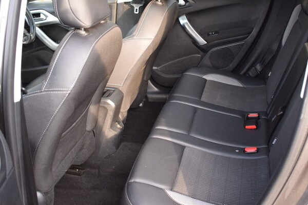 Used Peugeot 2008 2019 for sale - 76176172: Photo 5