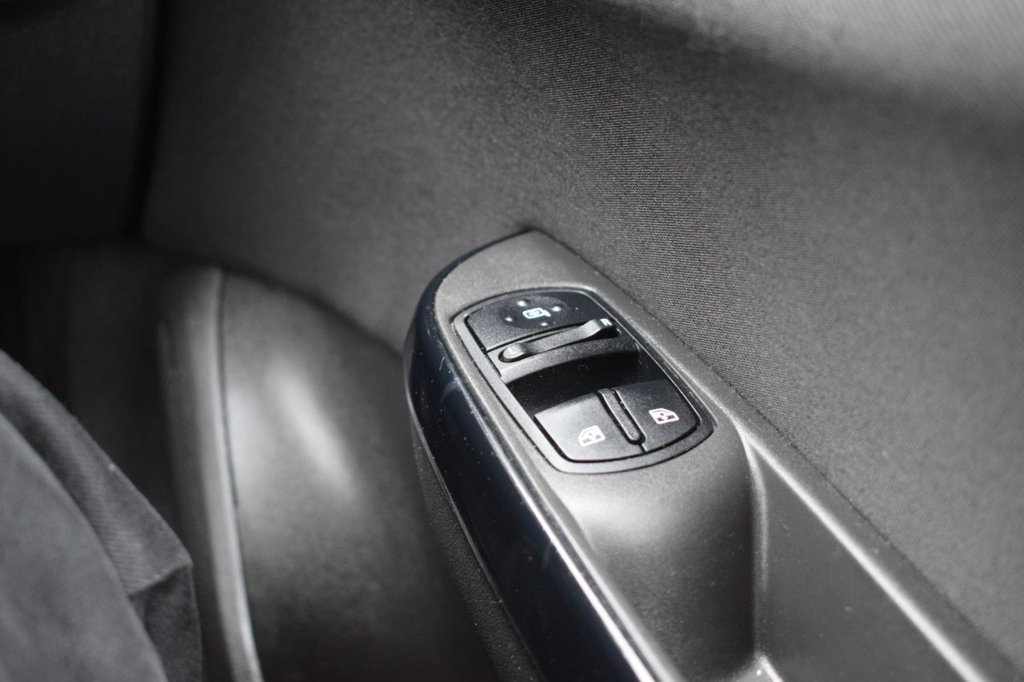 Used Vauxhall Corsa 2016 for sale - 76731209: Photo 50