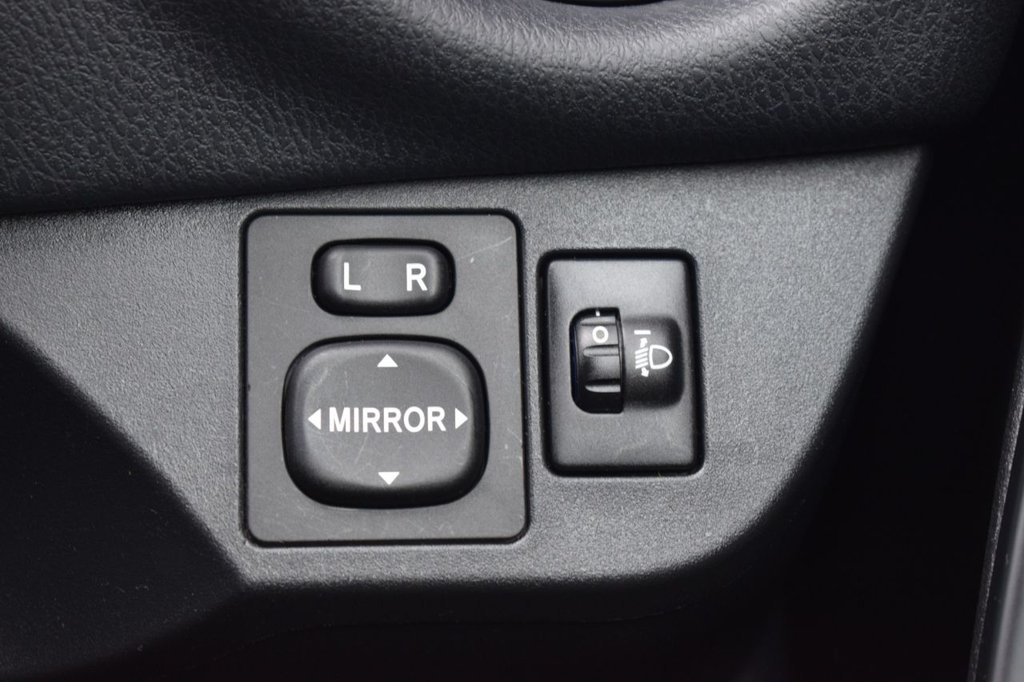 Used Toyota Yaris 2016 for sale - 77010151: Photo 41