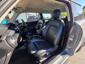 Used MINI Hatch 2019 for sale - 78358211: Photo