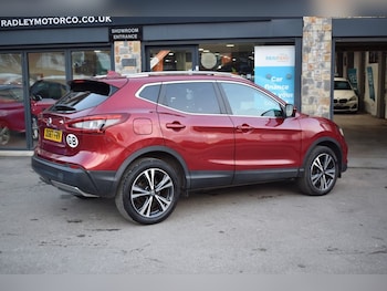 Used Nissan Qashqai 2017 for sale - 76927630: Photo