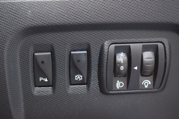 Used Renault Captur 2015 for sale - 76147778: Photo 50