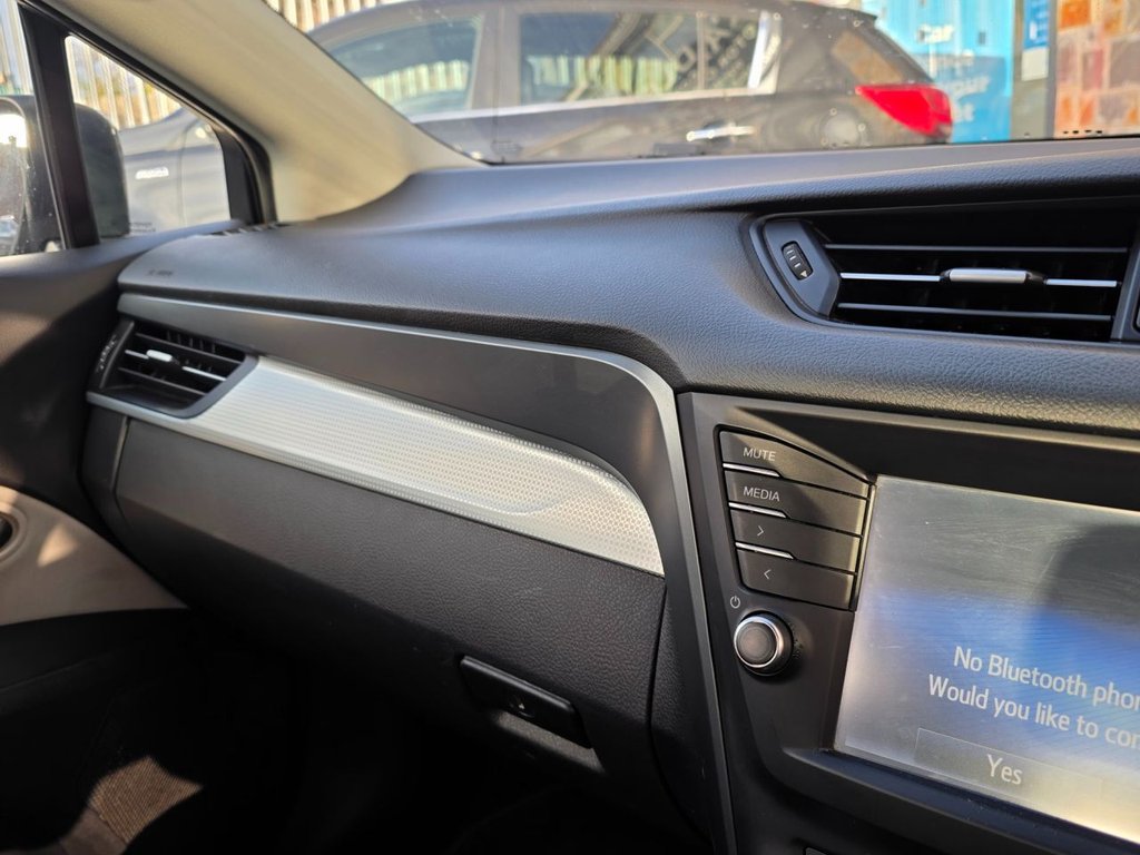 Used Toyota Avensis 2015 for sale - 76731240: Photo 21