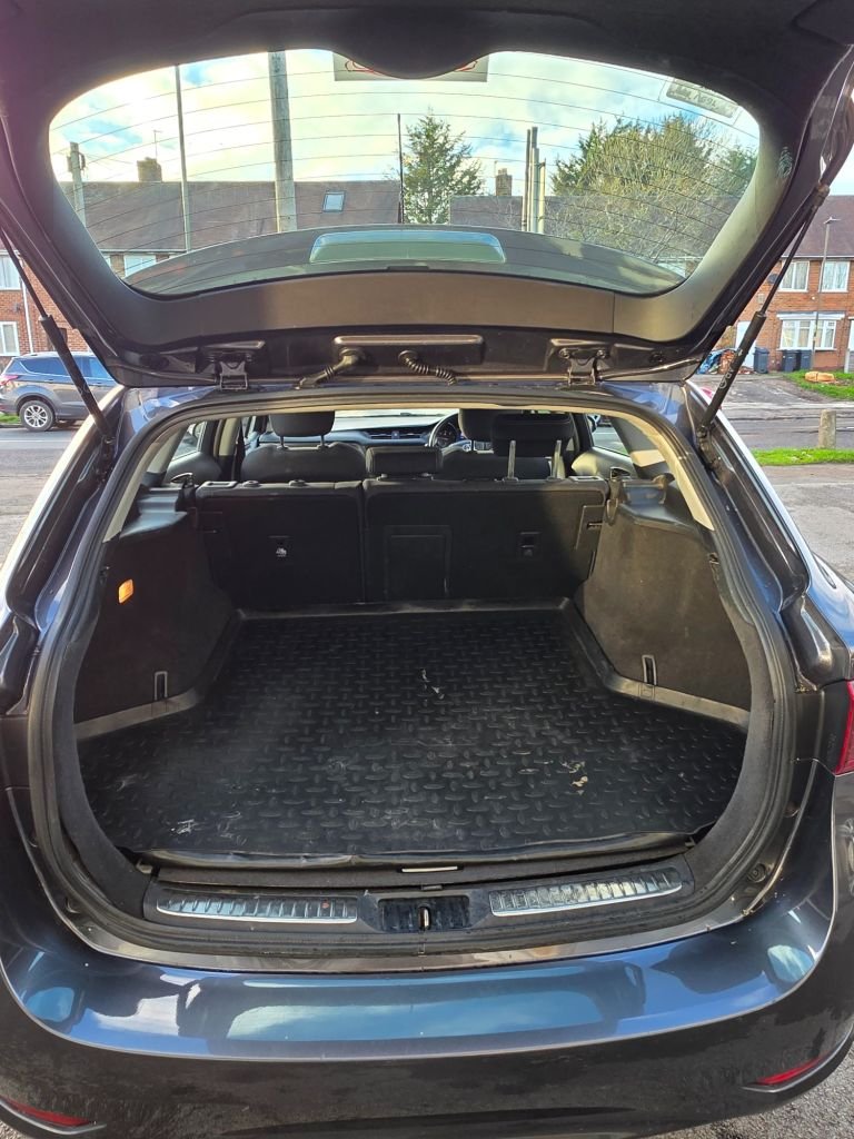 Used Toyota Avensis 2015 for sale - 76731240: Photo 28