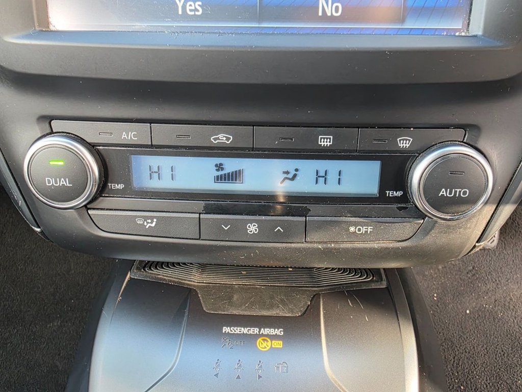 Used Toyota Avensis 2015 for sale - 76731240: Photo 37