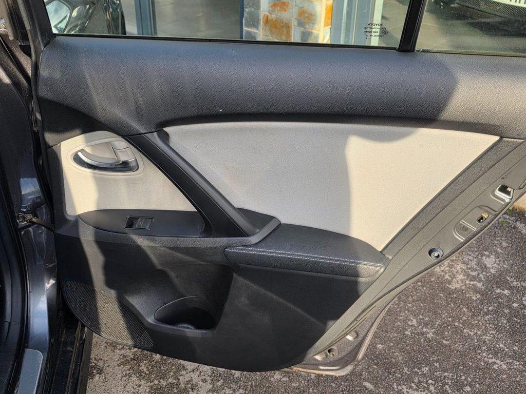 Used Toyota Avensis 2015 for sale - 76731240: Photo 42