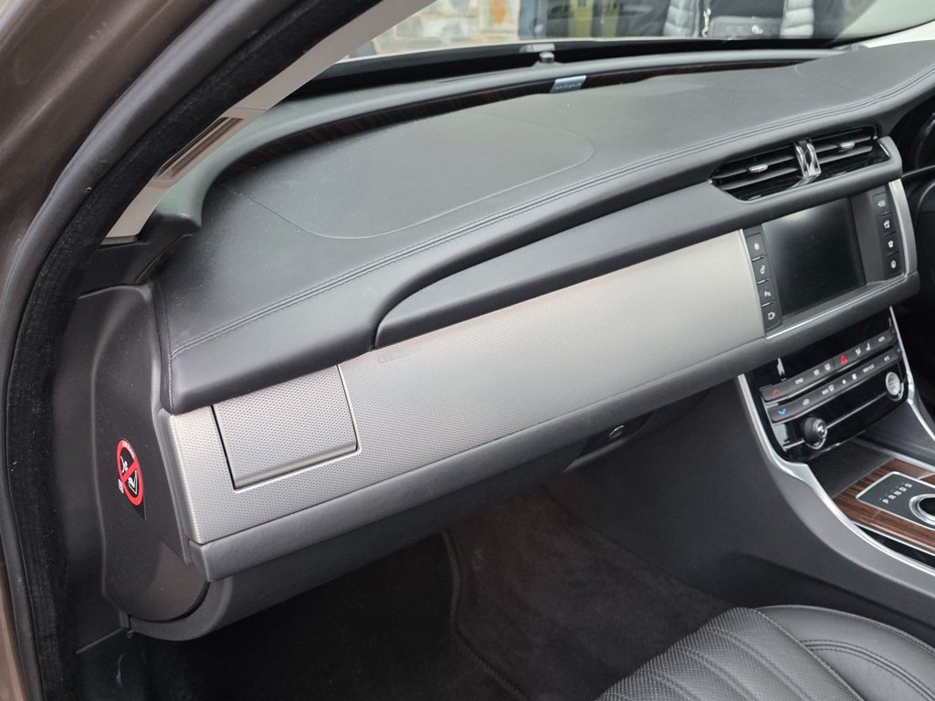 Used Jaguar XF 2017 for sale - 77795039: Photo 24