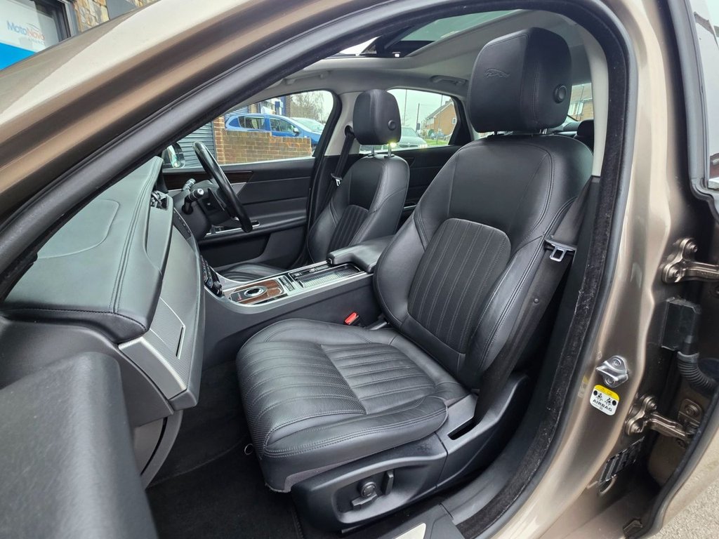 Used Jaguar XF 2017 for sale - 77795039: Photo 3