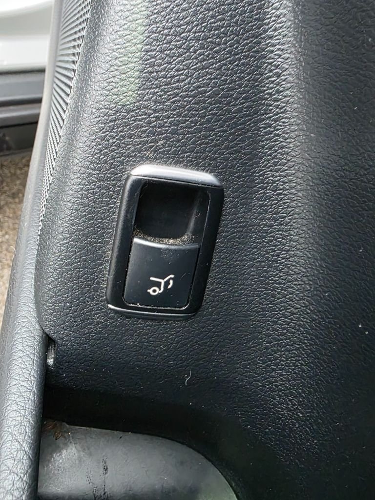 Used Mercedes-Benz GLA 2016 for sale - 76590854: Photo 39