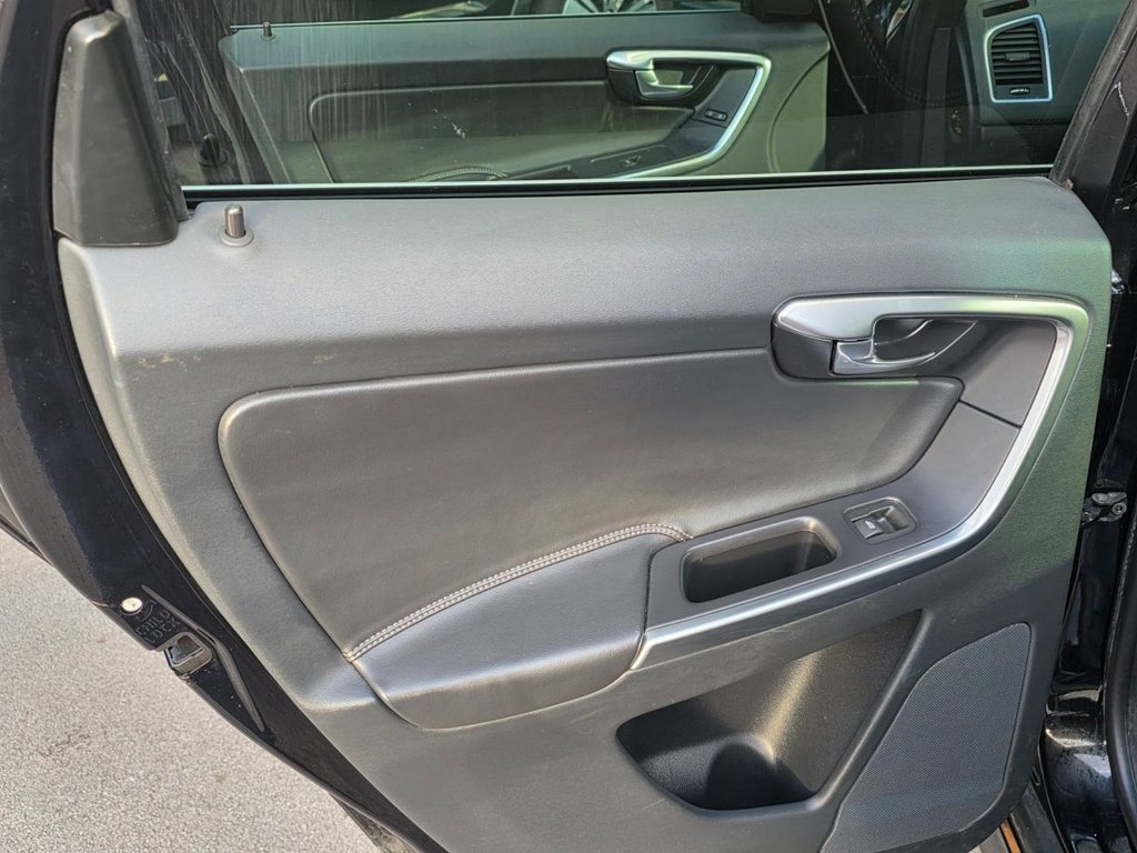 Used Volvo XC60 2017 for sale - 76470207: Photo 24