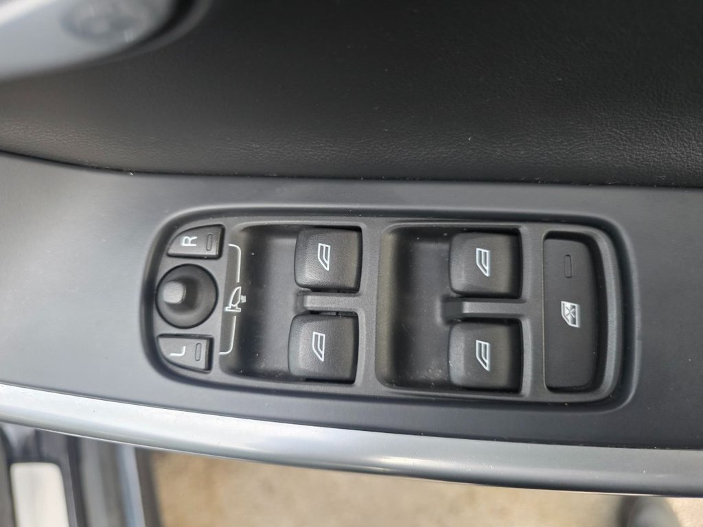 Used Volvo XC60 2017 for sale - 76470207: Photo 42