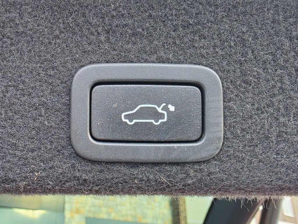 Used Volvo XC60 2017 for sale - 76470207: Photo 45