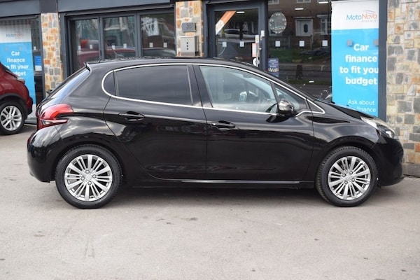Used Peugeot 208 2017 for sale - 76245142: Photo 13