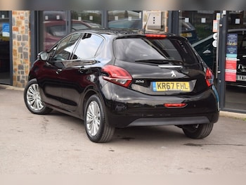 Used Peugeot 208 2017 for sale - 76245142: Photo 2