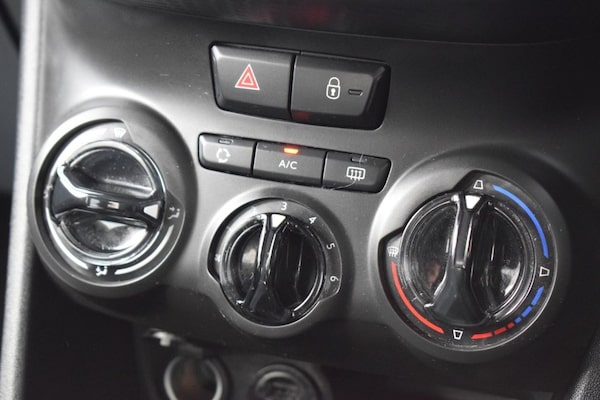 Used Peugeot 208 2017 for sale - 76245142: Photo 41