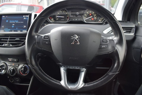 Used Peugeot 208 2017 for sale - 76245142: Photo 49