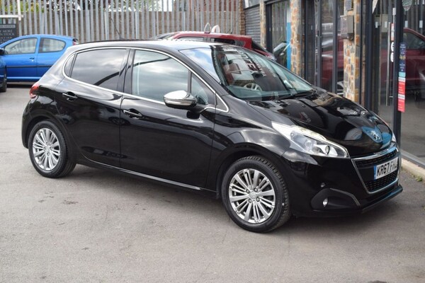 Used Peugeot 208 2017 for sale - 76245142: Photo 4